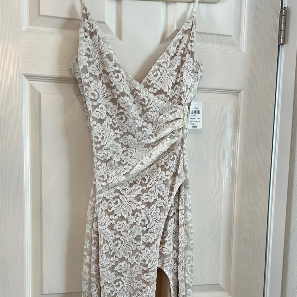 Elegant Lace Dress with Slit